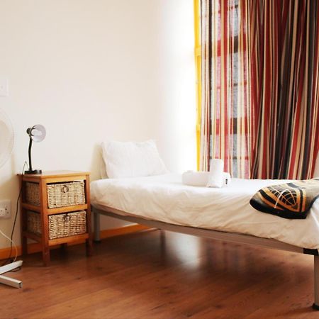 Scalabrini Accommodation Cape Town Bagian luar foto