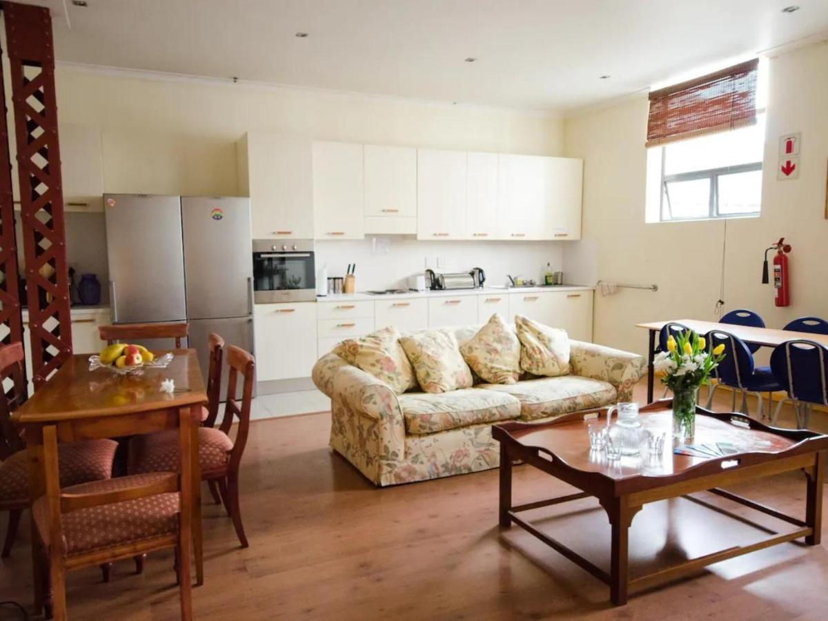 Scalabrini Accommodation Cape Town Bagian luar foto